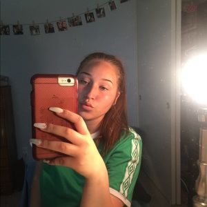 Meet your Posher, Danielle